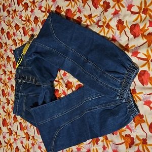 Jeans brand new, very stretchy.
